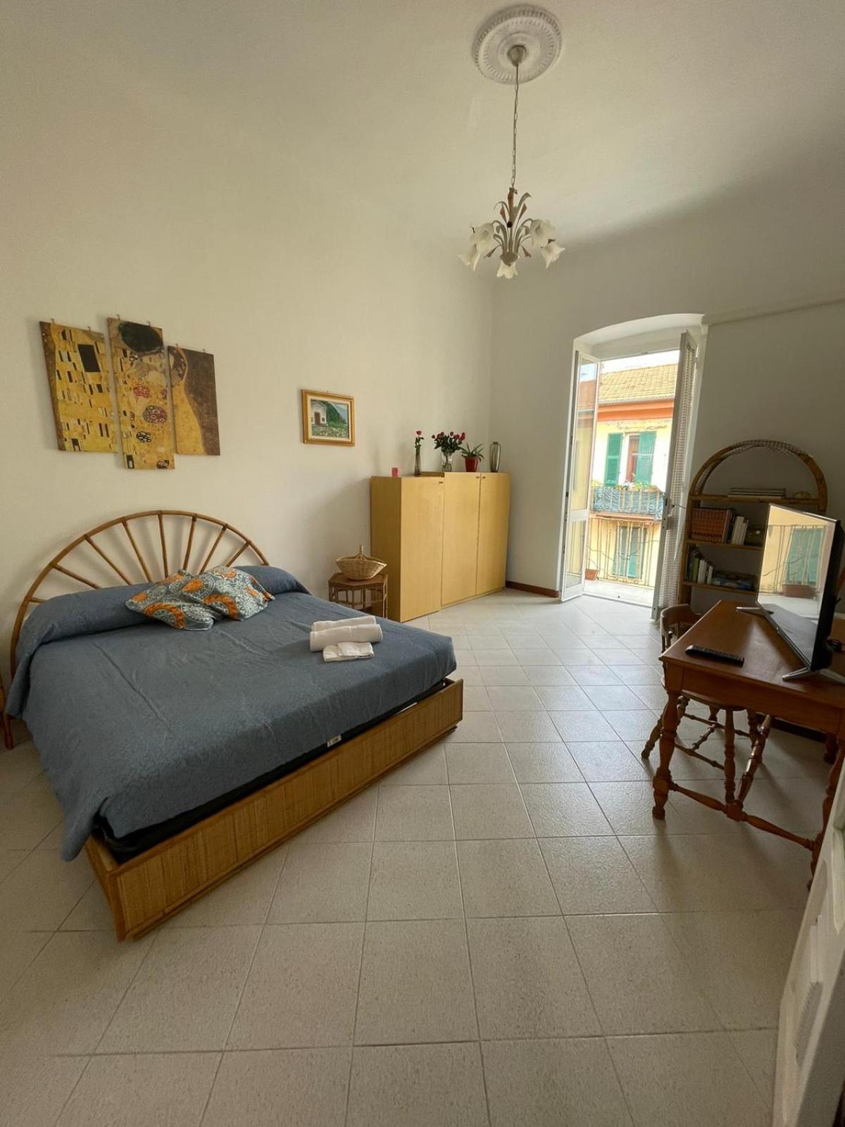 Tommy Guest House Специя Экстерьер фото