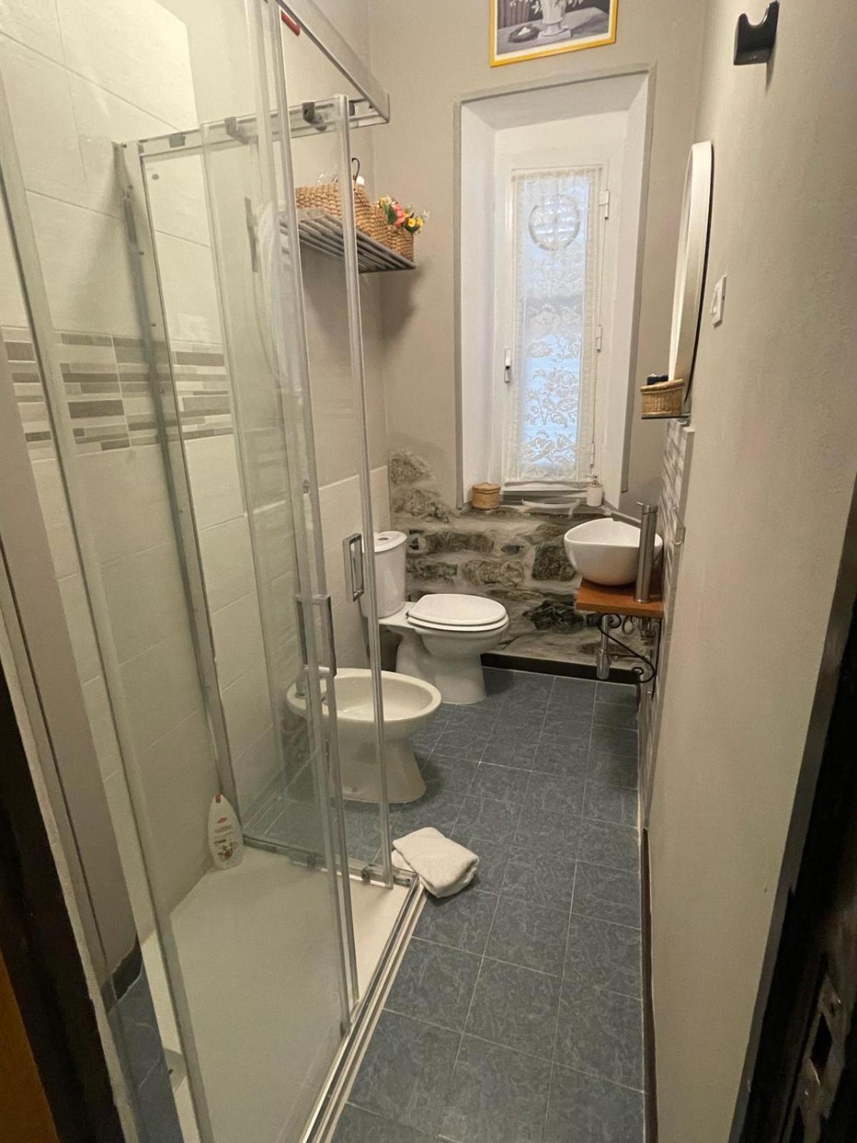 Tommy Guest House Специя Экстерьер фото